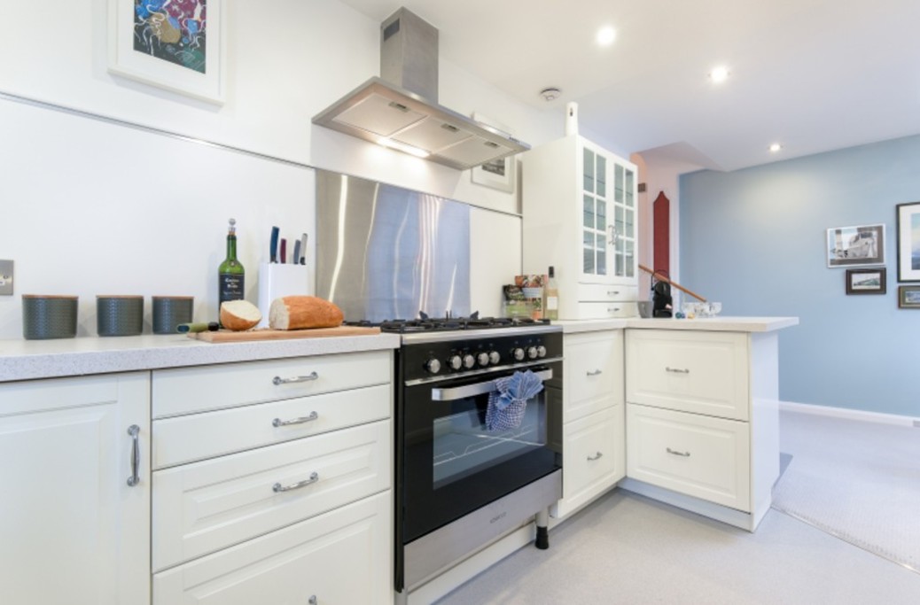 Braeside Apartment - Kitchen