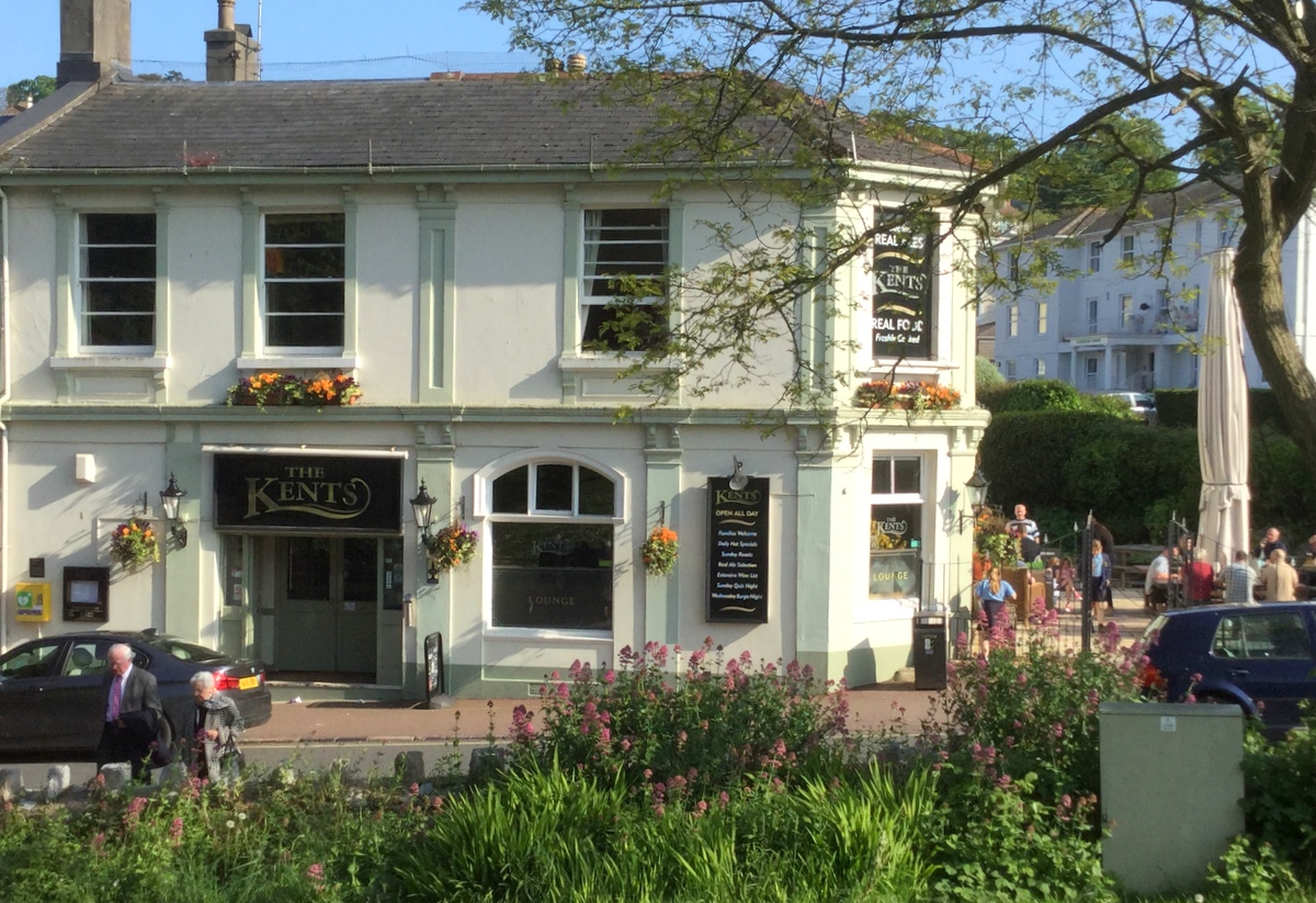 Kent's Pub, Torquay - Dog friendly place to drink and eat.